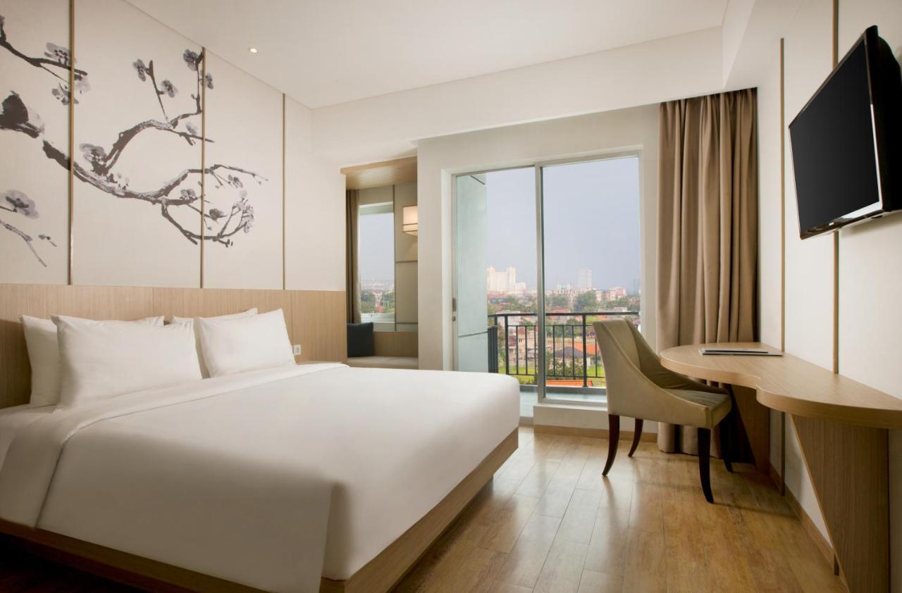 Hotel Santika Mega City Bekasi Eksteriør bilde