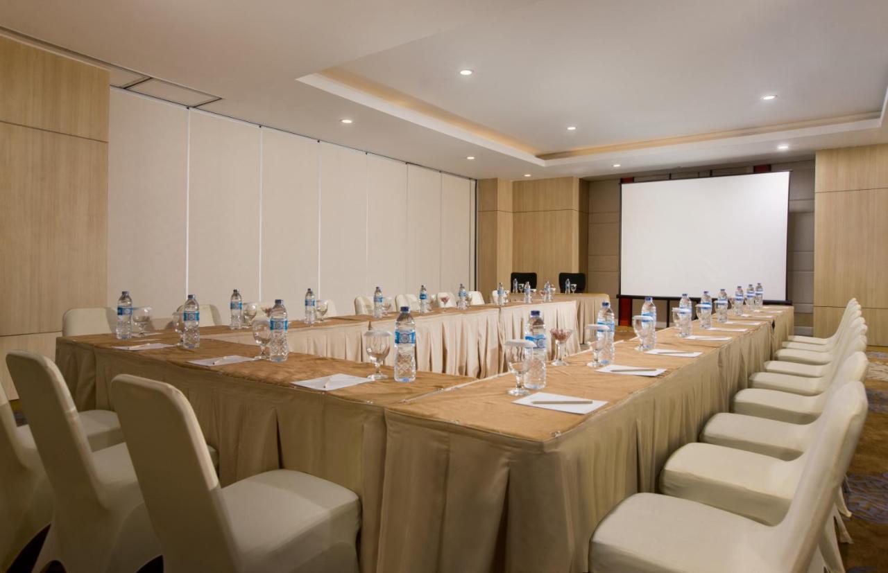Hotel Santika Mega City Bekasi Eksteriør bilde