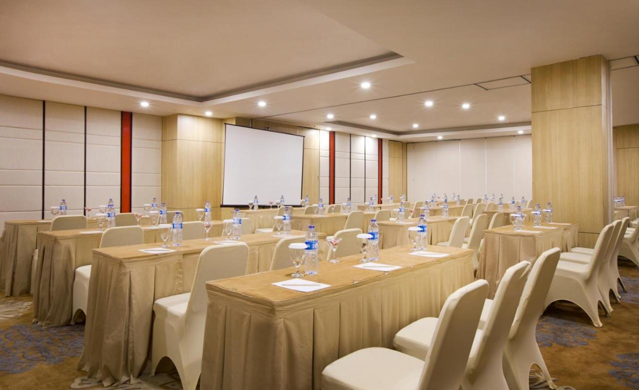 Hotel Santika Mega City Bekasi Eksteriør bilde