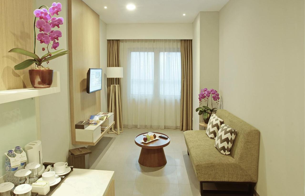 Hotel Santika Mega City Bekasi Eksteriør bilde