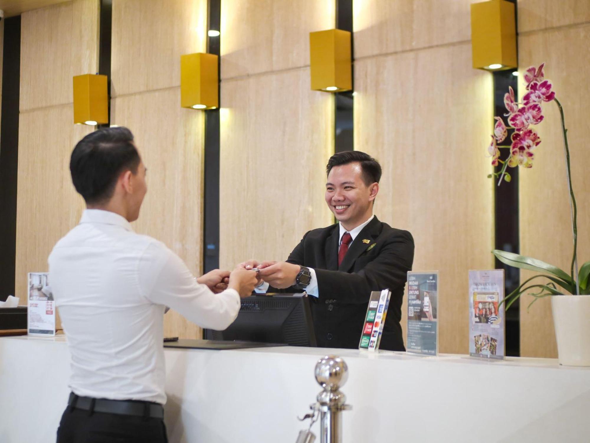 Hotel Santika Mega City Bekasi Eksteriør bilde