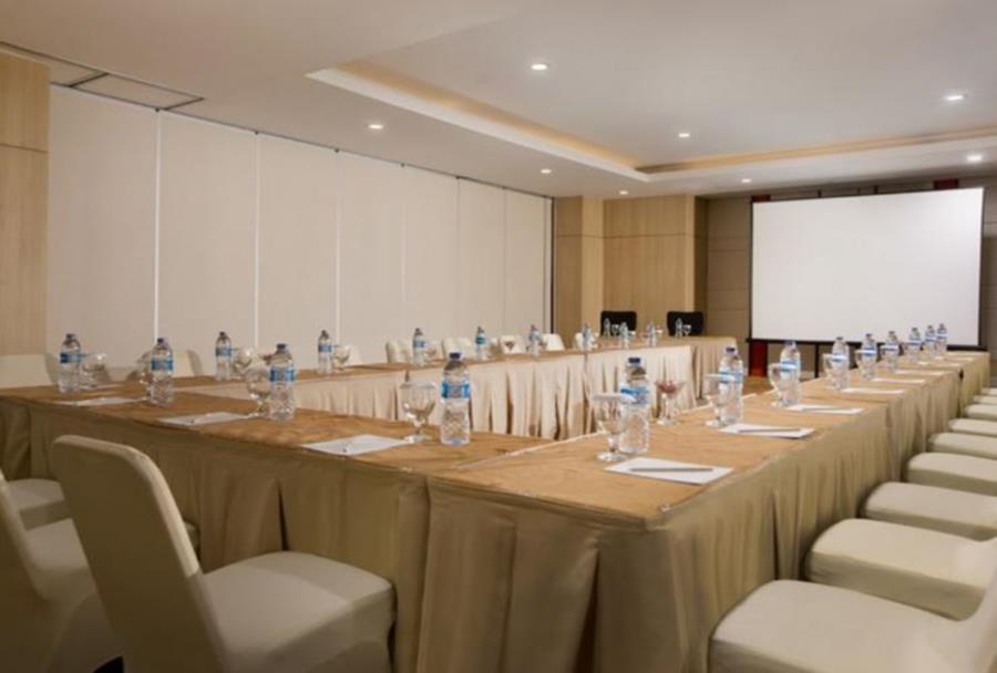 Hotel Santika Mega City Bekasi Eksteriør bilde